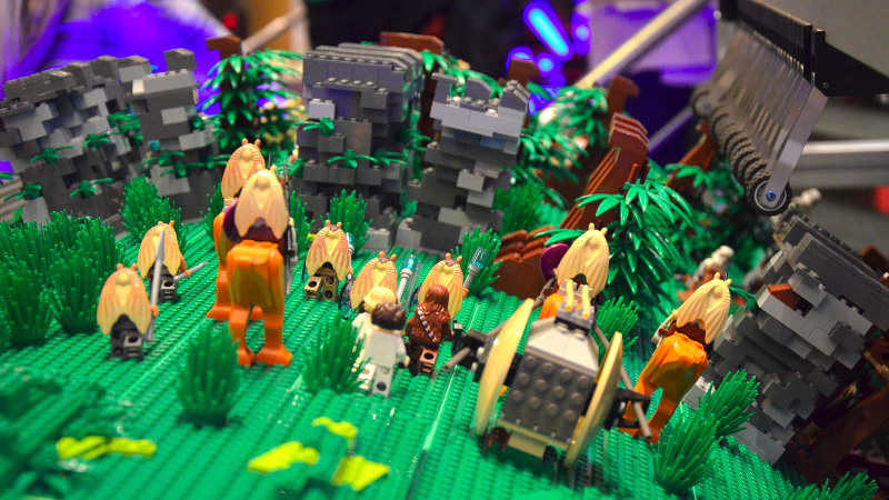 Illustration for article titled Spinning This Giant Lego Diorama Also Plays the Star Wars Theme
